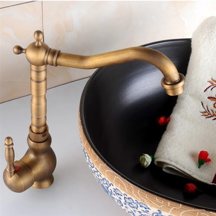 Single Handle Rotates 360°Compatible Brass Retro Kitchen Sink Faucet